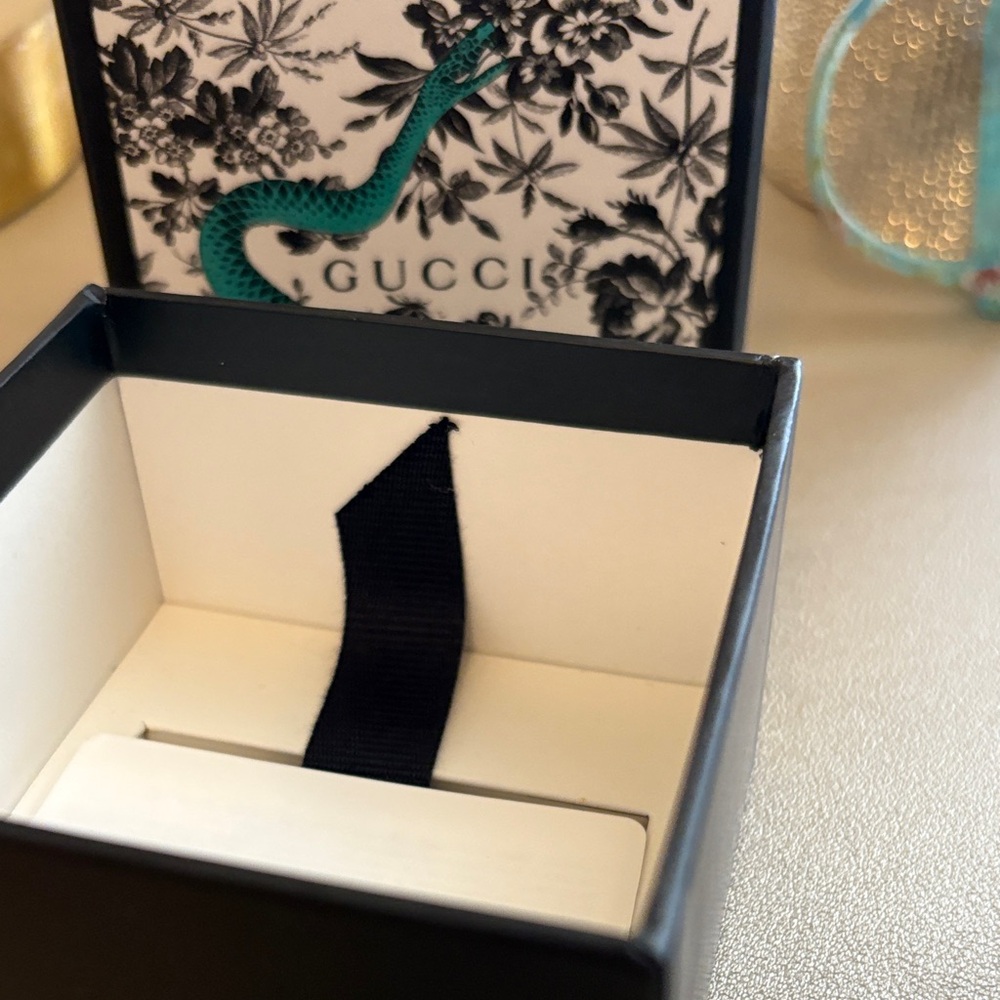Gucci Silver Heart Charm Necklace - Picture 3 of 8